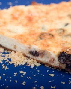 Фокачча с красным виноградом