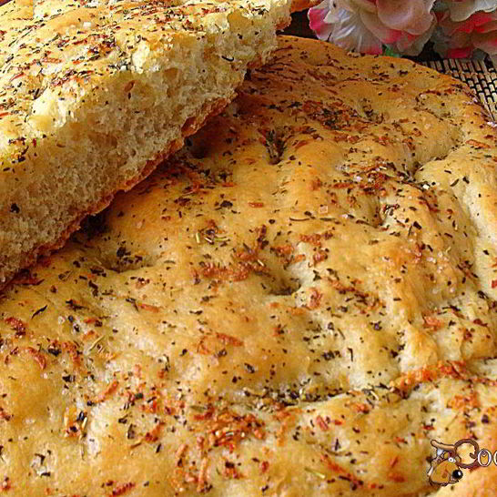 Рецепт фокаччи с розмарином и чесноком