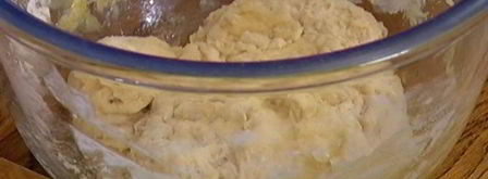 фокачча с вялеными помидорами и базиликом. Шаг 5