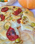 Фокачча с вялеными помидорами