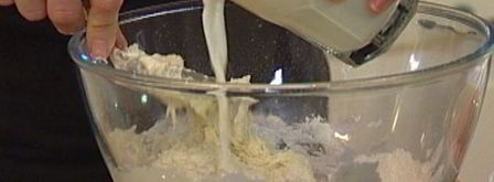 лепешка с моцареллой, фетой и орегано. Шаг 3