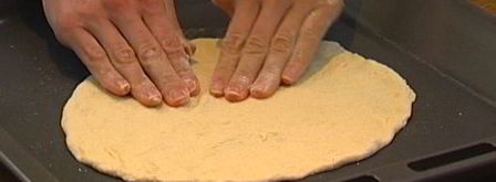 лепешка с моцареллой, фетой и орегано. Шаг 6