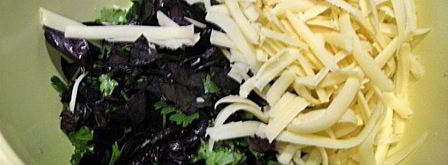 лепешка с зеленью и моцареллой. Шаг 3