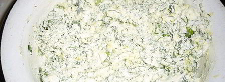 лепешки на простокваше весенние с творогом и зеленью. Шаг 2