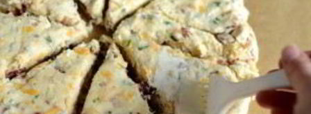 лепешки с беконом, луком и сыром. Шаг 6