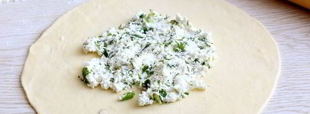 лепешки с творогом и зеленью на сковороде. Шаг 10