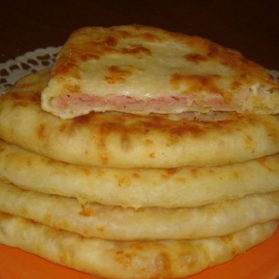 Рецепт лепешек с ветчиной и сыром