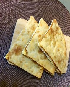 Лобиани — лепешка с фасолью