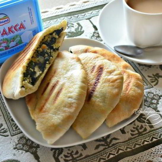 Рецепт питы с сыром и шпинатом