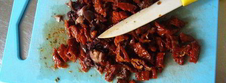 воздушная фокачча с томатами и оливками. Шаг 3