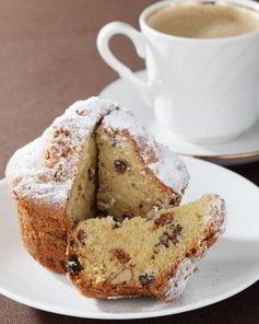 Банановые маффины с шоколадными чипсами и грецкими орехами