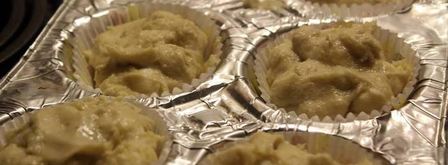 безглютеновые карамельные маффины со сливами. Шаг 6