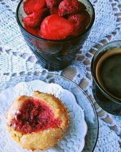 Клубничные маффины с овсянкой