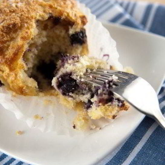 Рецепт кукурузных маффинов с черникой