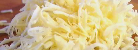 маффины с кабачком, фетой и зеленым луком. Шаг 6