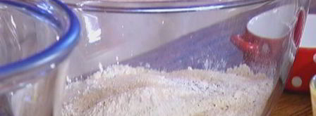 маффины с кабачком, фетой и зеленым луком. Шаг 7