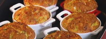 маффины с кабачком, фетой и зеленым луком. Шаг 11