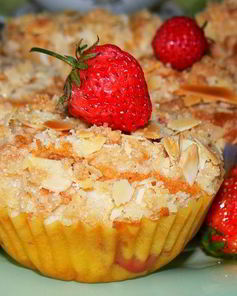 Маффины с клубникой и штройзелем