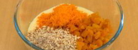 маффины с курагой, фундуком и морковью. Шаг 6