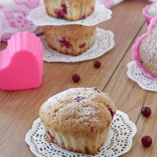 Рецепт маффинов с марципаном и брусникой