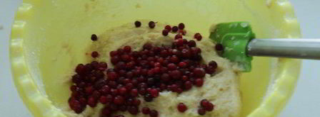 маффины с марципаном и брусникой. Шаг 5