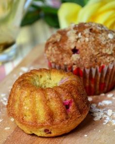 Маффины с овсяными хлопьями и смородиной