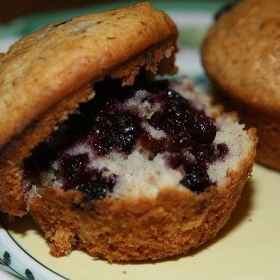 Рецепт маффинов с замороженной черникой и миндалем