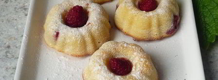 нежные манные маффины с малиной. Шаг 5