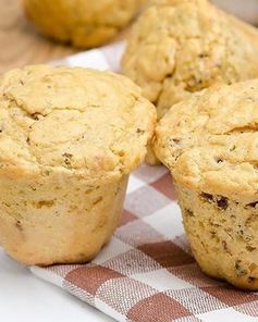 Нутовые маффины с паприкой и сушеным луком