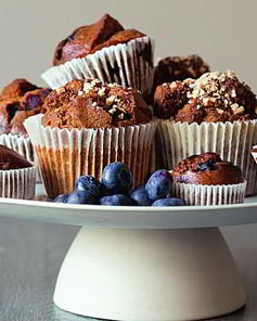 Постные маффины из полбы с бананами и черникой