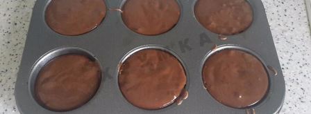 шоколадные маффины с какао и изюмом. Шаг 3