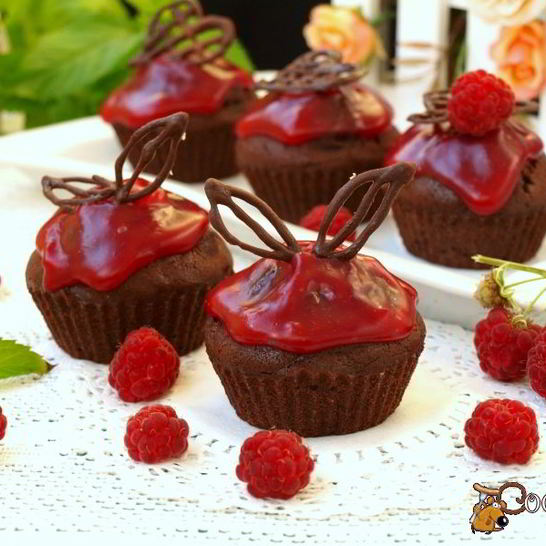 Рецепт шоколадных маффинов с малиной
