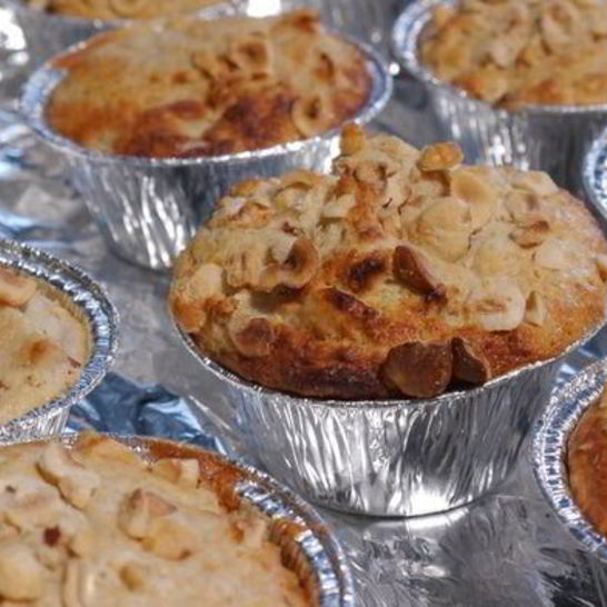 Рецепт яблочных маффинов на кефире с орехами и отрубями