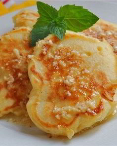 Кефирные оладьи с яблоками