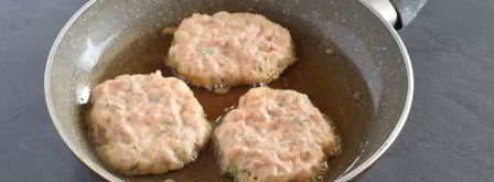 оладьи из рыбных консервов. Шаг 12