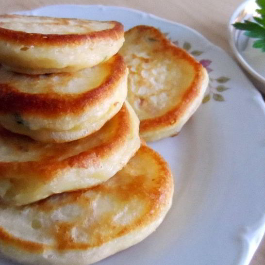 Рецепт оладий с сыром и колбасой