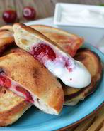 Оладьи с вишней на кефире