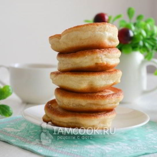 Рецепт пышных оладий на кефире и дрожжах