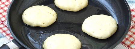 пышные оладьи с творогом на кефире. Шаг 10