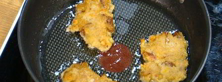 яблочные оладушки с грецкими орехами и изюмом. Шаг 9