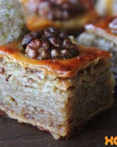 Пахлава медовая с орехами