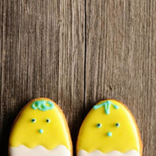 Рецепт домашнего имбирного печенья к пасхе в виде крашеных яиц