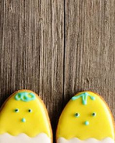 Домашнее имбирное печенье к Пасхе в виде крашеных яиц