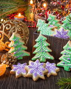 Новогоднее сахарное печенье с глазурью