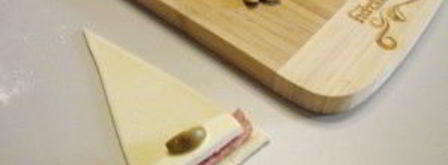 рогалики из слоеного бездрожжевого теста. Шаг 4