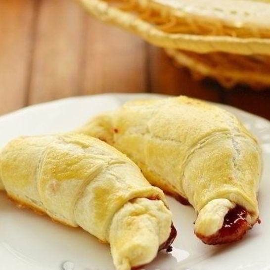 Рецепт рогаликов из слоеного теста с джемом
