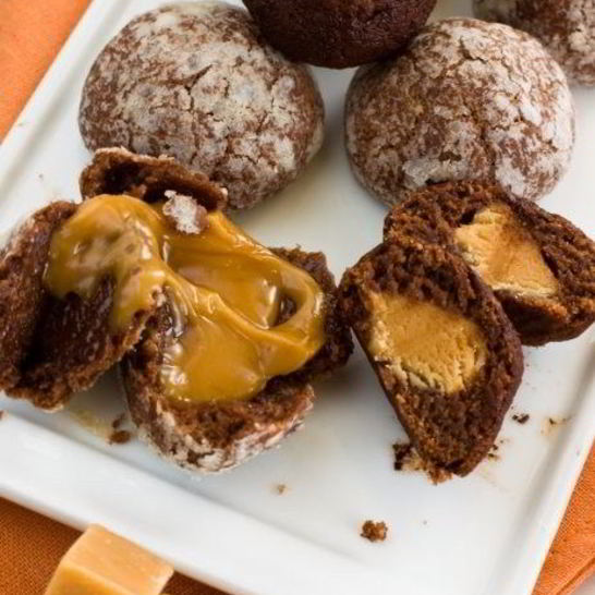 Рецепт шоколадного печенья с карамелью