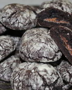 Шоколадное печенье с кремовой начинкой