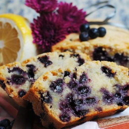 Черничный пирог в мультиварке