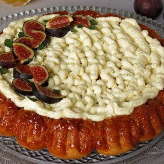 Рецепт инжирного пирога с карамелью и сливочным кремом